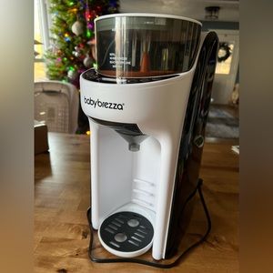 Baby Breeza Formula Dispenser